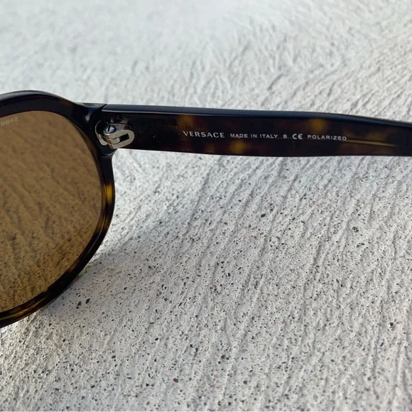 Versace Sunglasses Polarized - Picture 5 of 8